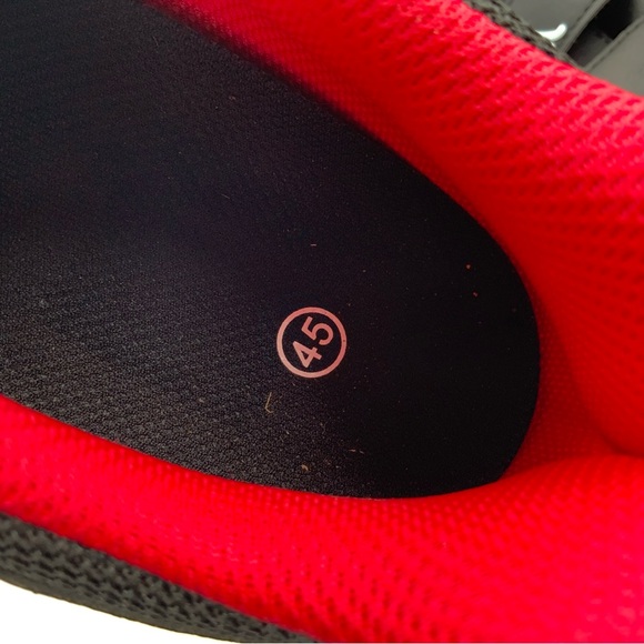 Peloton Women’s Cycling Shoes with Compatible Bike Cleats. Black/White.S… - Picture 8 of 8